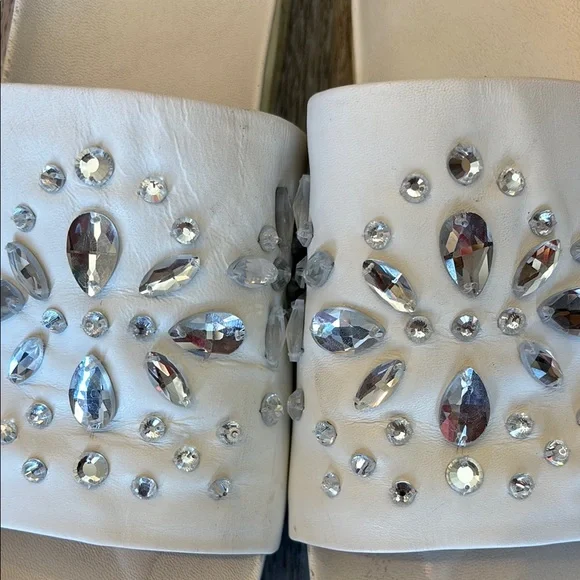 Tory Burch White Floral rhinestones Sandals leather up uppers and inside - Picture 7 of 7